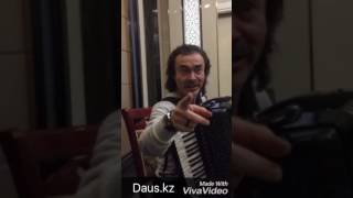 Такого вы ещё не слушали! Аккордеонист зажигает!!!