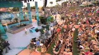 Water Guns -- Ellen Style!