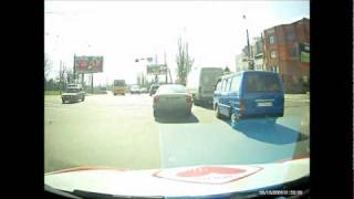 У маршрутки взорвалось колесо