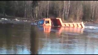 СУРОВАЯ РОССИЯ!!! КАМАЗ с людьми утонул в таежной речке под Иркутском!HARSH RUSSIA!!!