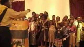 Columbus Ghanaian childrens choir (The Lord Is Blessing Me)