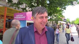 С геем на подводной лодке.  Что делать?