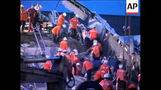GERMANY: ESCHEDE: RESCUE OPERATION HAMPERED BY COLLAPSED BRIDGE