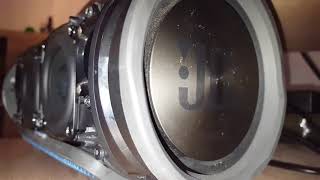 Decaf White Clouds Bass Test auf JBL Xtreme
