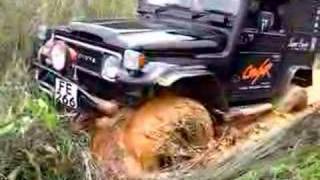 LAND CRUISER in mud 4x4 offroad HK cruiser