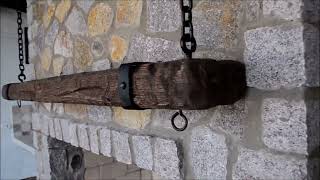 Полка для камина из дерева.