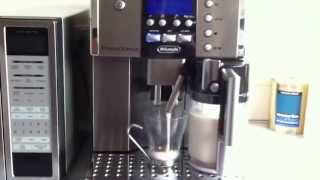 Кофеварка DeLonghi PrimaDonna ESAM6600