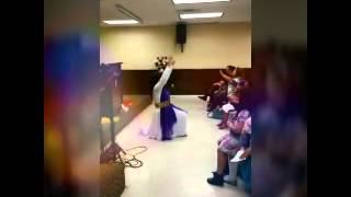 El nos Ama Danza