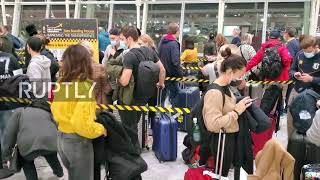 USA: Passengers reunited with loved ones at JFK after 20-month ban lifted