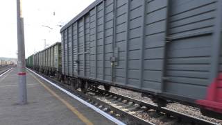 Электровоз 2ЭС10-015 с перегоняемым электровозом ВЛ80С-980