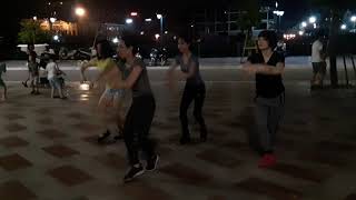 Very funny latin dances-Hyfon-Vietnam-street lol,очень смешные танцы-латина-парк-Хайфон-Вьетнам-лол!