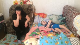 Носить Максима на руках стало тяжело