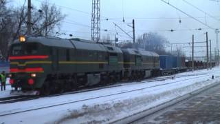 2М62У-0032 с грузовым поездом, ст. Люблино-Сортировочное