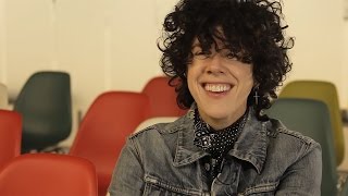 LP насвистывает «Lost on You», «Other People» и Моцарта