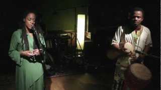 Akua Naru - The Journey...Aflame //"Live & Aflame Sessions" (Full-HD)