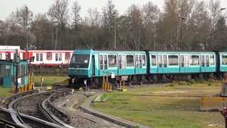 Maniobras de trenes para salir desde los talleres Neptuno hacia la linea 1 - 14/09/2011