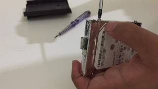 Seagate Expansion Portable Drive SRD00F1 Opening & Uncasing