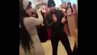 ЛОВЗАР ЧЕЧНЯ! ЧЕЧЕНКА БОМБА С ФОРМАМИ ТАНЦУЕТ ЛЕЗГИНКУ 95 РЕГИОН