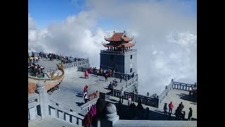 Đi cáp treo Sapa cảnh đẹp tuyệt vời và sự sợ hãi trên độ cao 1000m
