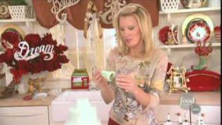 Sandra Lee's Heirloom Noel Cake (The green monster cake thingy)