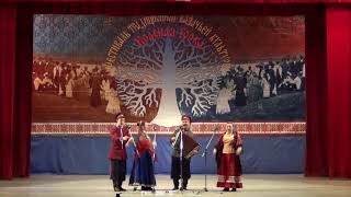 Семейный ансамбль Чернышовых (ст.Кутейниковская, Ростовская обл.) - У ворот сосёночка стояла