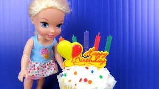 Little Elsa's BIRTHDAY party ! Elsa and Anna toddlers party with friends - Surprise Gifts - Cake