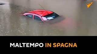 Maltempo in #Spagna: forti piogge lasciano le strade allagate e le auto sommerse