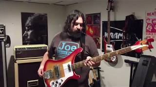 Hondo II Ric 4001 Copy vs. Rickenbacker 4003