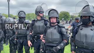 USA: Heavy police presence as dozens gather for 'Justice for J6' rally