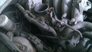 Mitsubishi Pajero IO меняем насос(тнвд) 3-го поколения в замен 2го.