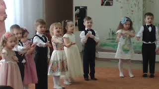 Детский сад  Дети  Песня для мамы