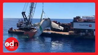 Wreckage of Boeing 737 Pulled Out of the Pacific