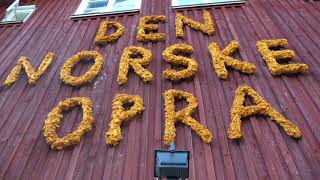 Neo-Hippie-Interventionistische-Anti-Internet-Peripherie-Welttournee-Roadshow Day 1