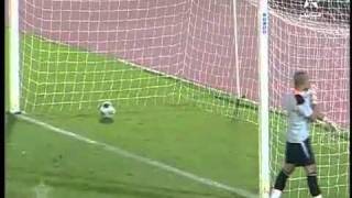 Goleiro comemora e bola entra após defender penalti