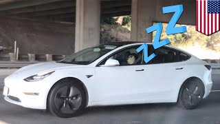 自動駕駛新問題 Tesla駕駛愛睏閉眼沉睡