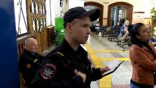 Работа полиции на вокзале Великого Новгорода. 26 сентября 2017.