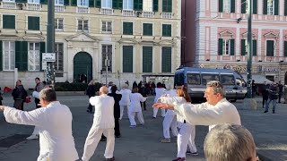 La comunità cinese di Genova in piazza: "Sono quello di sempre, non sono un virus"