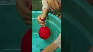 AIR BIRU UNTUK BALON! #shorts #shortvideo #ballon #balloon #ballons #balloons #youtubeshorts #fyp