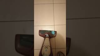 Беспроводной пылесос Electrolux Egorapido_очистка щетки