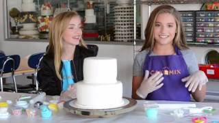 Cake designing with Lauren at Duffs Cakemix!