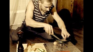 Столик для приготовления пищи в походных условиях.