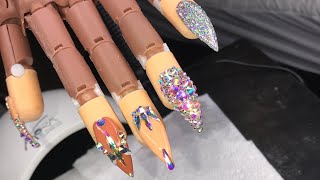 Doing my first Nail Tutorial ?