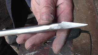 Как сделать оригинальный токарный резец по дереву из метчика.