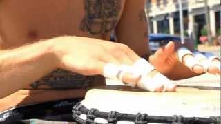 Street Art Newport Beach - Drumming Singing Gutair playing - Testing the Mic on 7d
