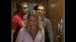 у мужиков стоит на девушку. excited men in the elevator