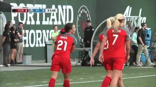 Portland Thorns FC's Hayley Raso chips the goalkeeper