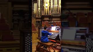 13 yr old plays Organ at Temple Square w/ Richard Elliot