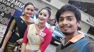 It's a Fashion show - এটা ফেশ্বন শ্বো ?