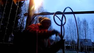 Красим обручи для качели