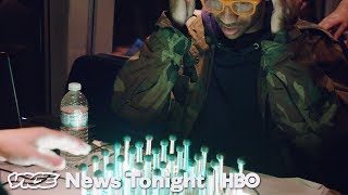 Gamers On A Train & Russia's Shadow War: VICE News Tonight Full Episode (HBO)